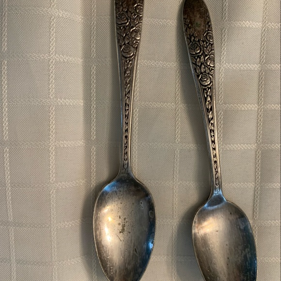 National silver Roses and Leaf tea spoons - Picture 1 of 3